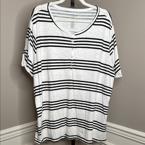 St. John's Bay Black and White Striped Women's Top size 3X - Picture 1 of 4